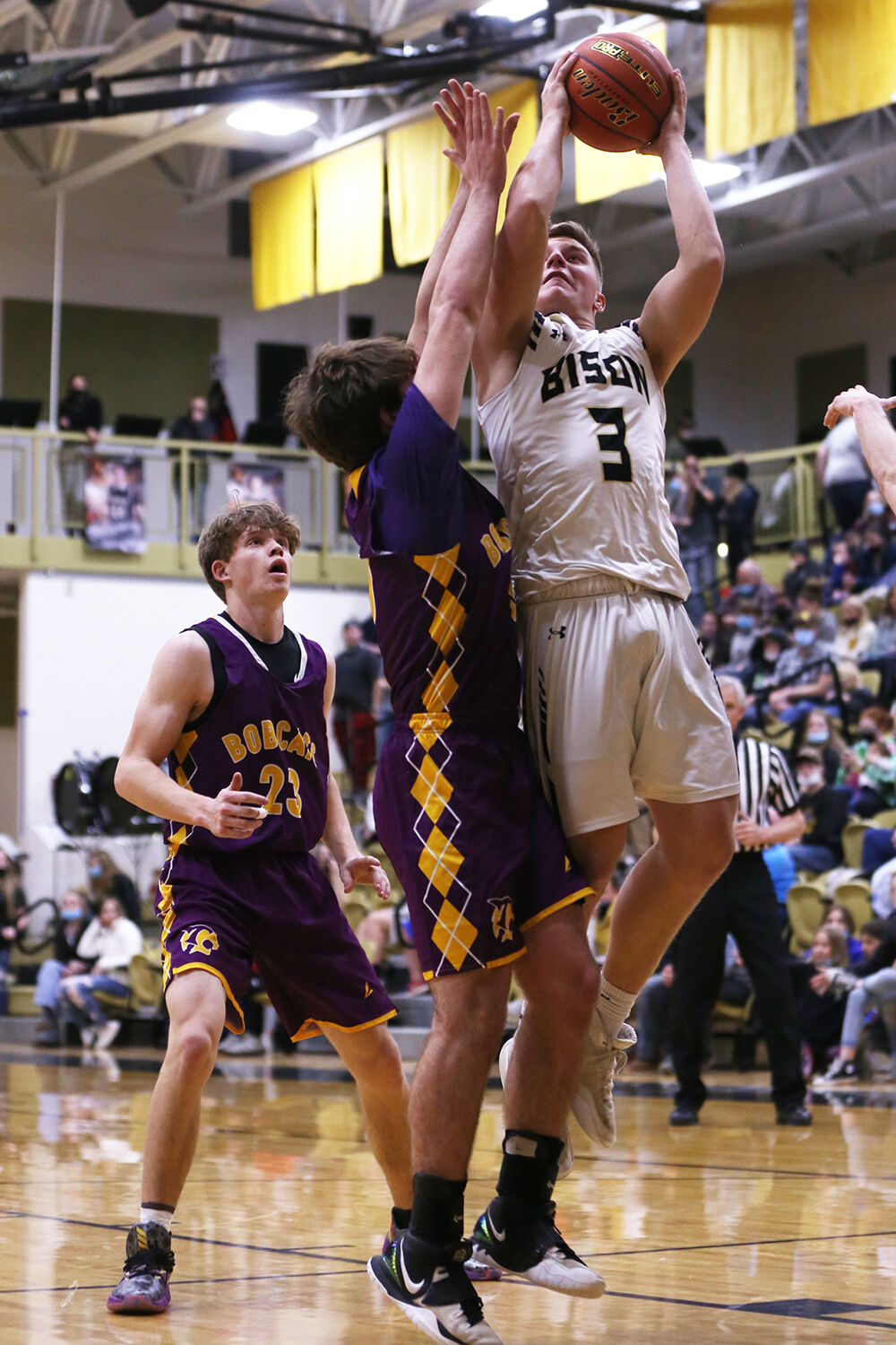 Hyrum Hatch attempts two during the first quarter
